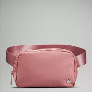 NWT Lululemon Everywhere Belt Bag